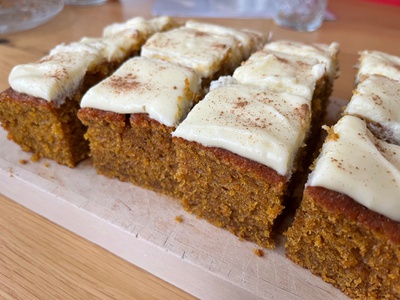 Pumpkin Cake mit Frischkäsefrosting