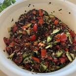 Sommerlicher Belugalinsen-Salat